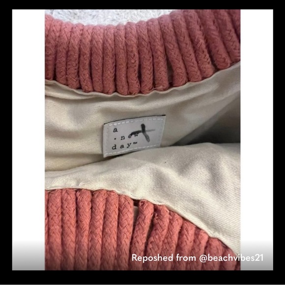 A New Day Orange Blush Macrame/Crocheted Handbag Purse with Wood Handles Boho - Picture 2 of 3